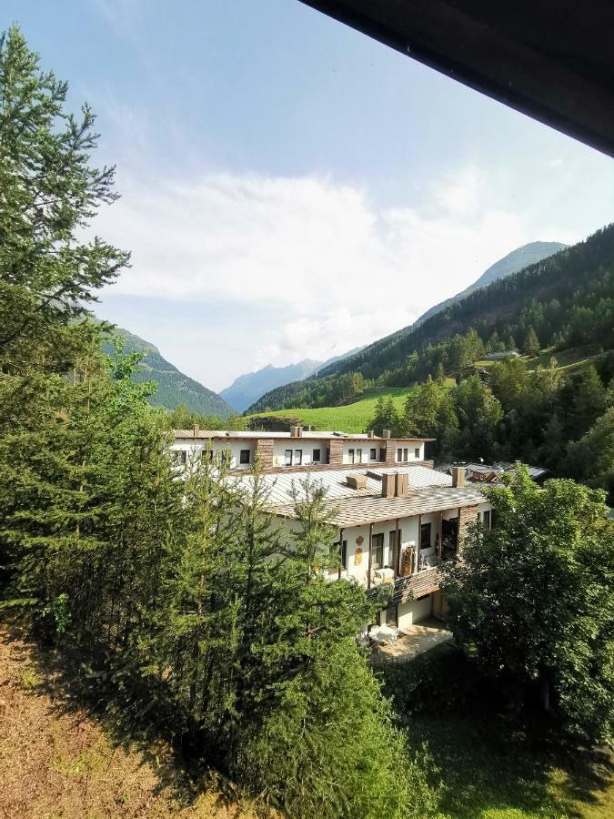 Appartment Fuzzy Сьолден Екстериор снимка